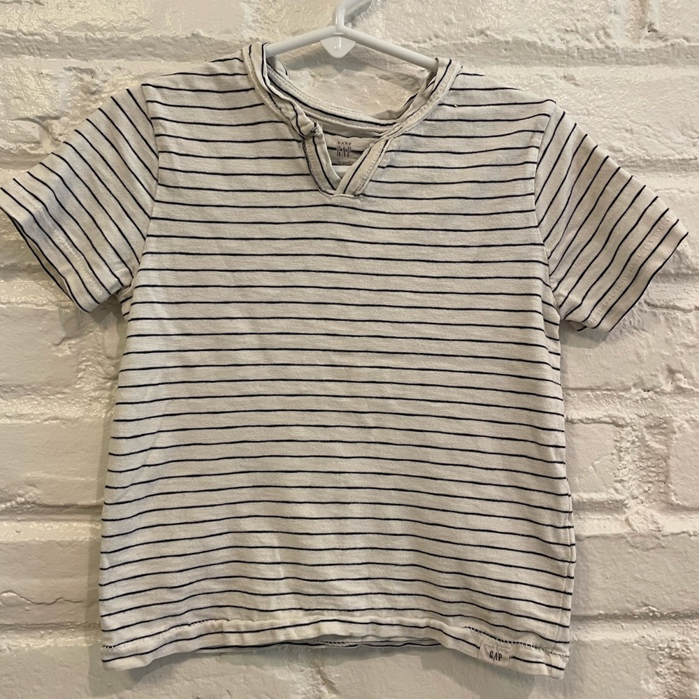 👶🏻Baby Boy Gap Tee - 3T